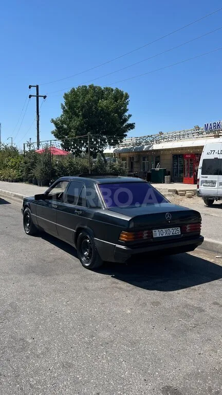 Mercedes 190 — foto 3/4