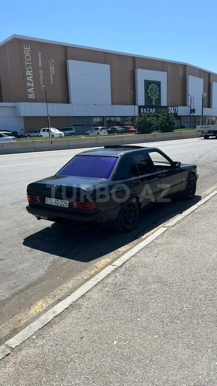 Mercedes 190 — foto 4/4