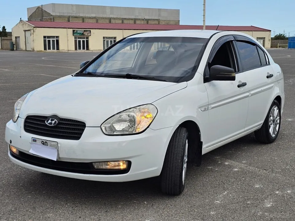 Hyundai Accent — foto 1/4