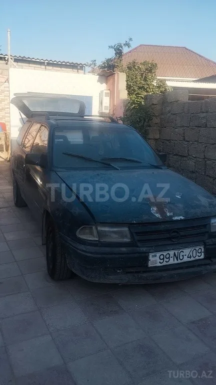 Opel Astra — foto 1/4