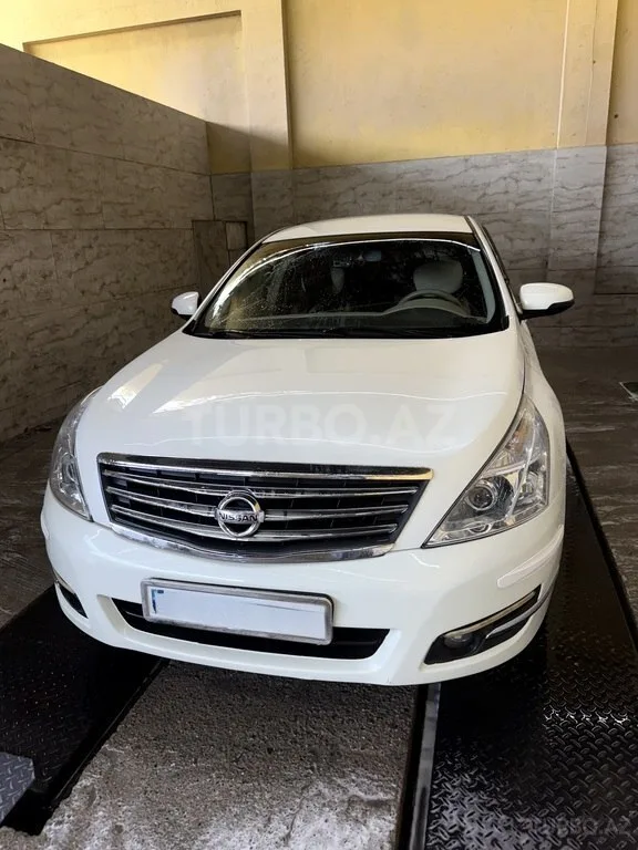 Nissan Teana — foto 1/4