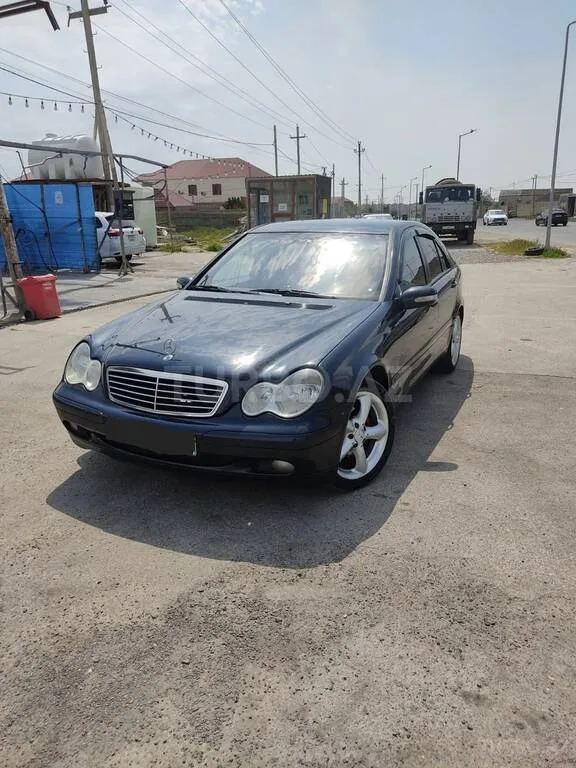 Mercedes C 200 — foto 1/4
