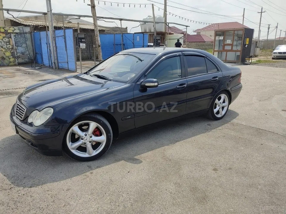 Mercedes C 200 — foto 4/4