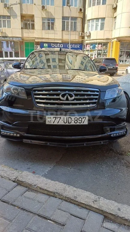 Infiniti FX35 — foto 1/4