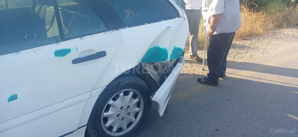 Mercedes C 200 — foto 3/4