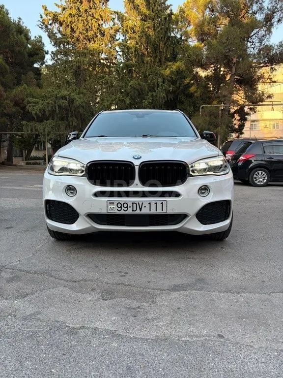 BMW X5 — фото 1/4