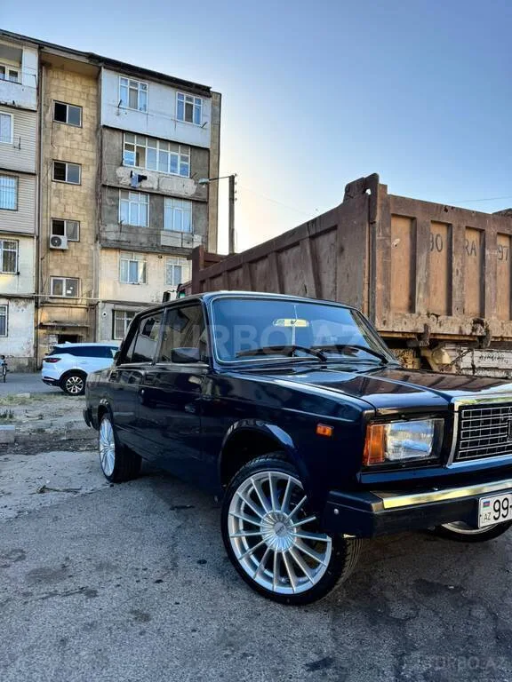 LADA (VAZ) 2107 — foto 1/4