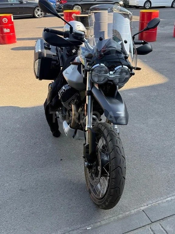 Moto Guzzi V85 TT Travel — foto 2/4