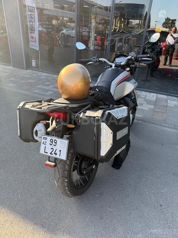 Moto Guzzi V85 TT Travel — foto 4/4