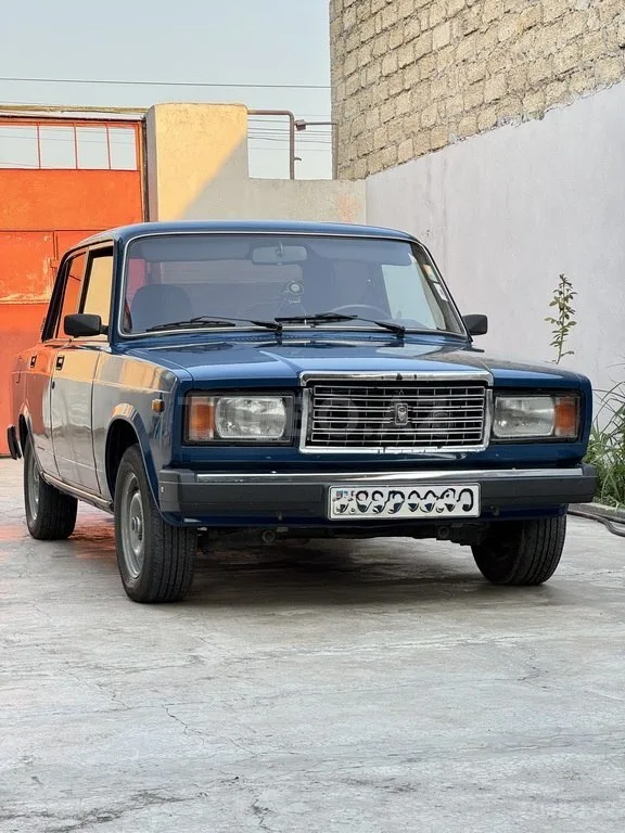 LADA (VAZ) 2107 — фото 1/4