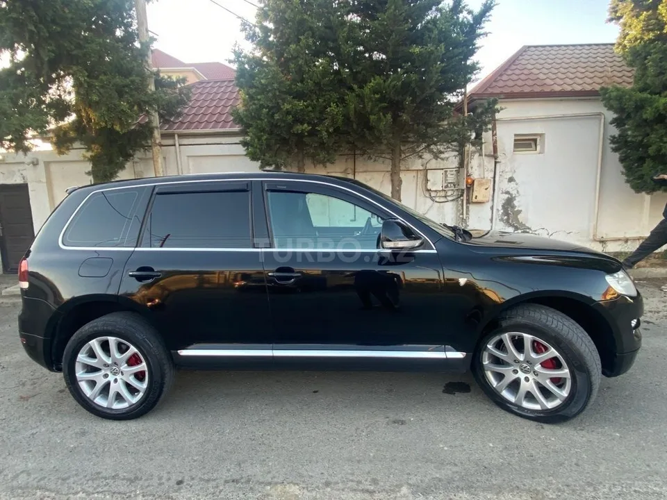 Volkswagen Touareg — foto 3/4