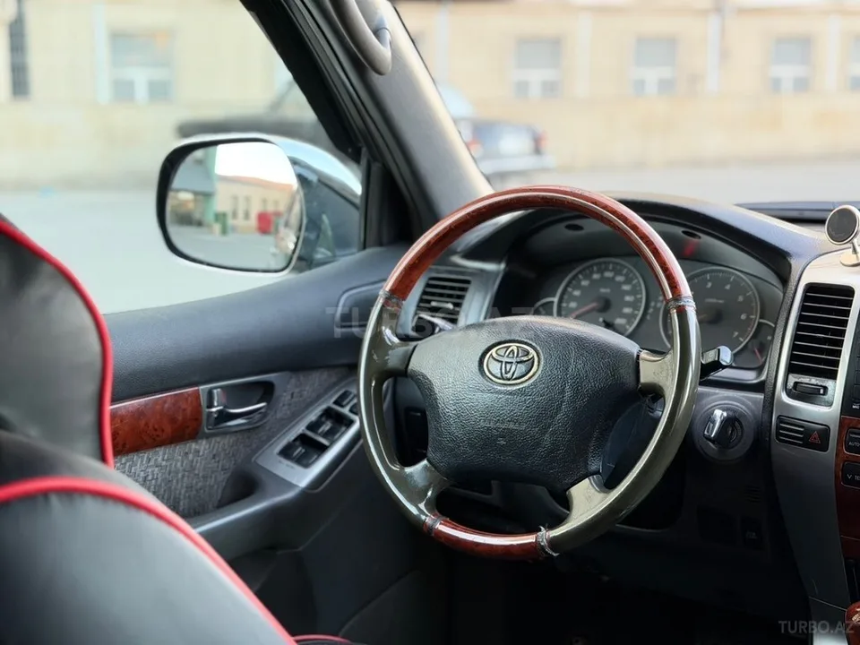 Toyota Land Cruiser Prado — foto 2/4