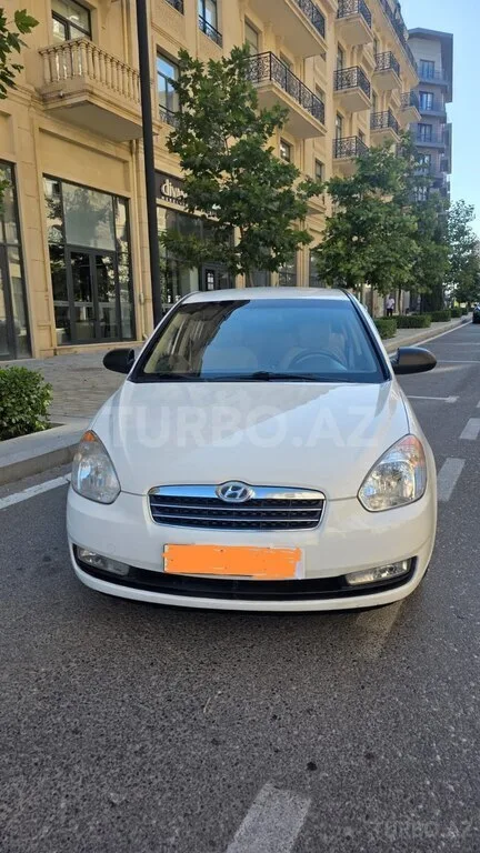 Hyundai Accent — foto 1/4