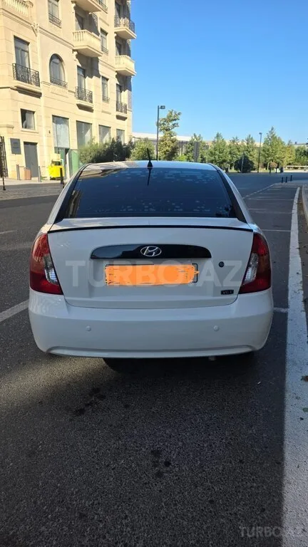 Hyundai Accent — foto 2/4