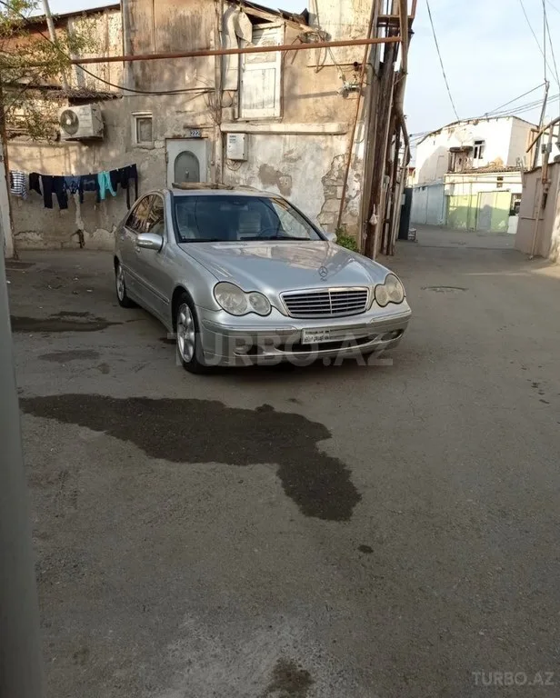 Mercedes C 220 — foto 1/4