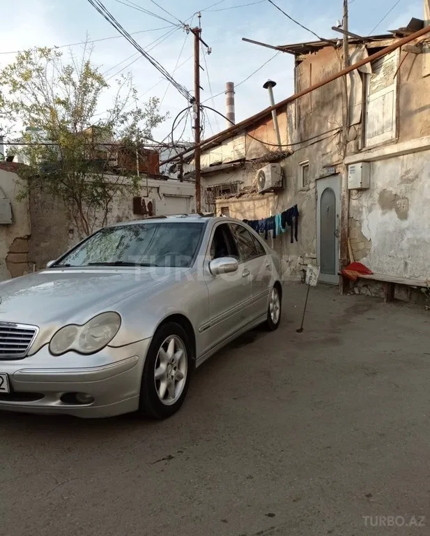 Mercedes C 220 — foto 2/4