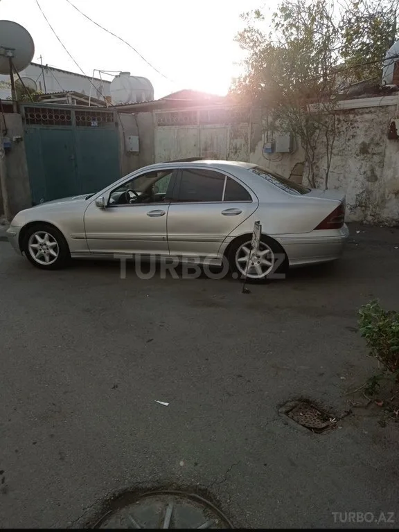 Mercedes C 220 — foto 4/4
