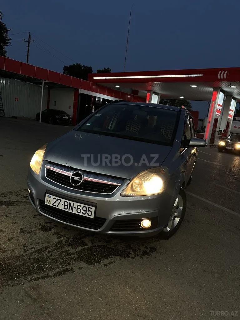 Opel Zafira — foto 2/4