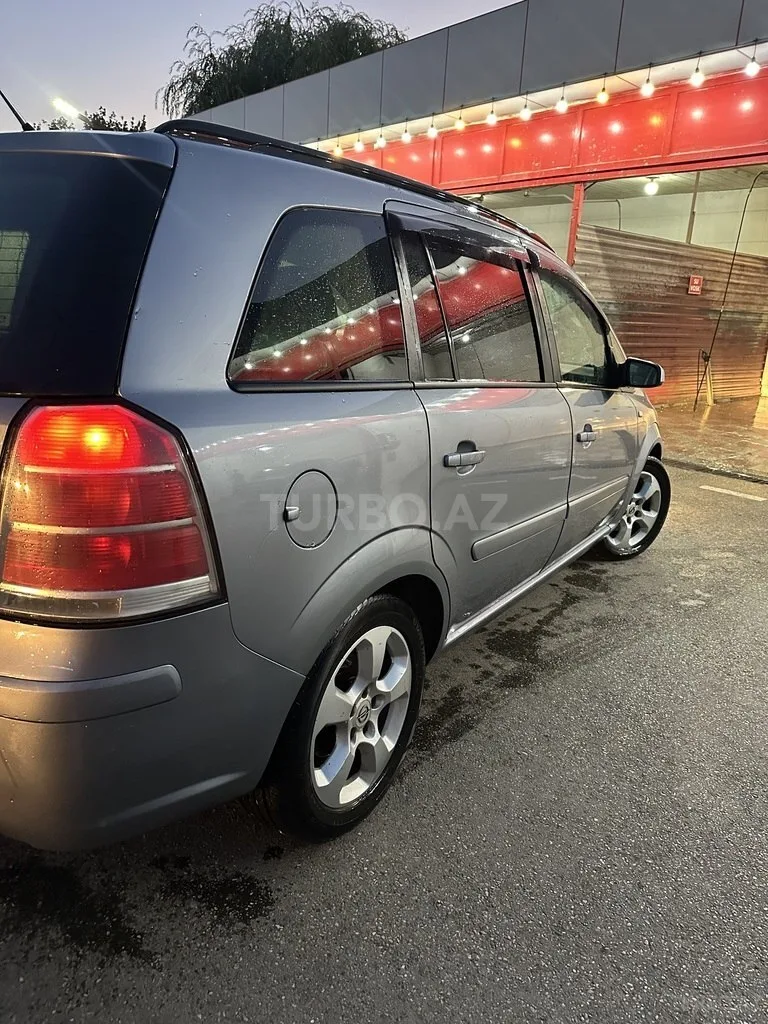 Opel Zafira — foto 3/4