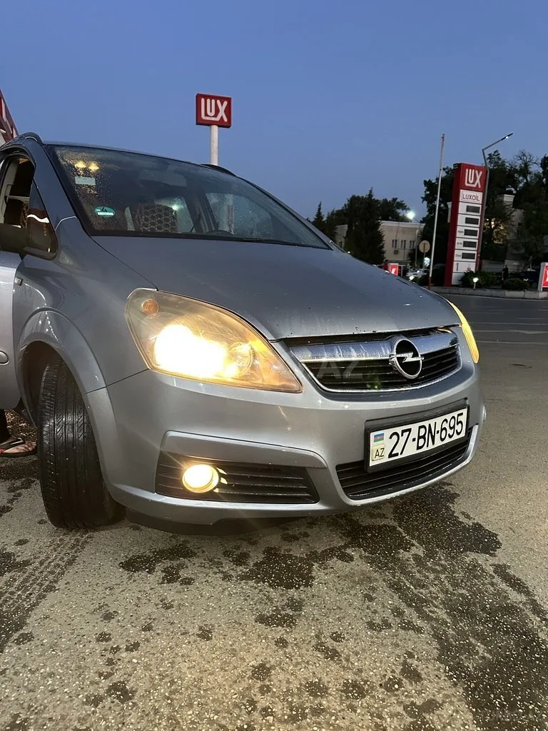 Opel Zafira — foto 4/4