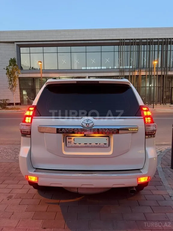 Toyota Land Cruiser Prado — foto 2/4