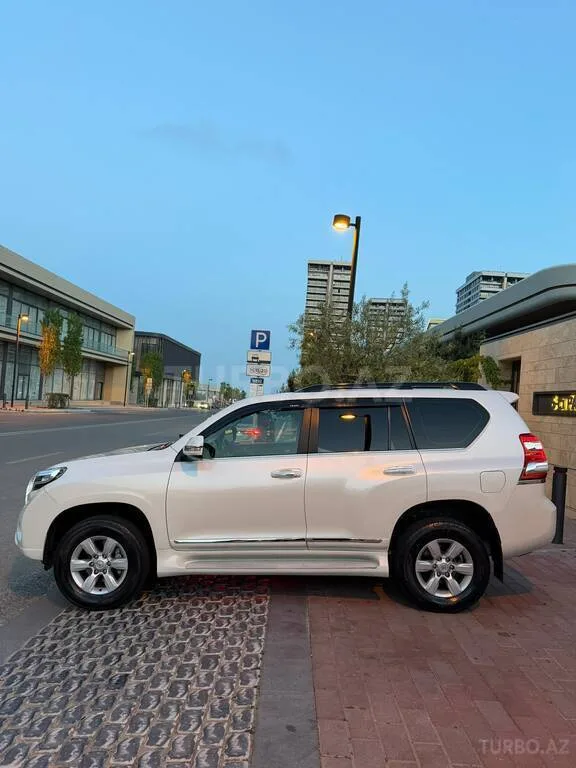 Toyota Land Cruiser Prado — foto 3/4