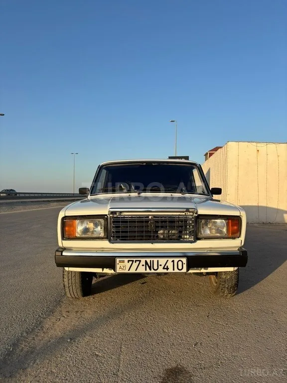 LADA (VAZ) 2107 — foto 1/4