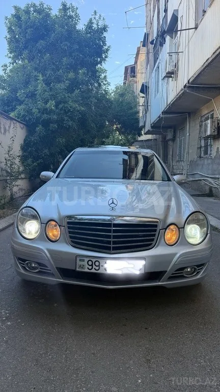 Mercedes E 220 — foto 1/4