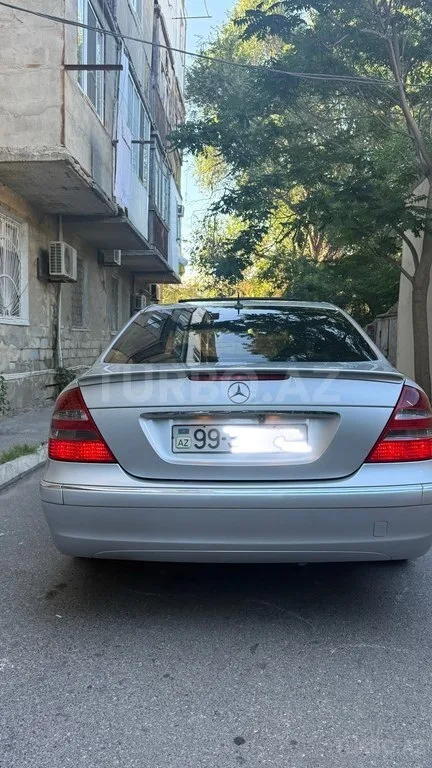 Mercedes E 220 — foto 2/4