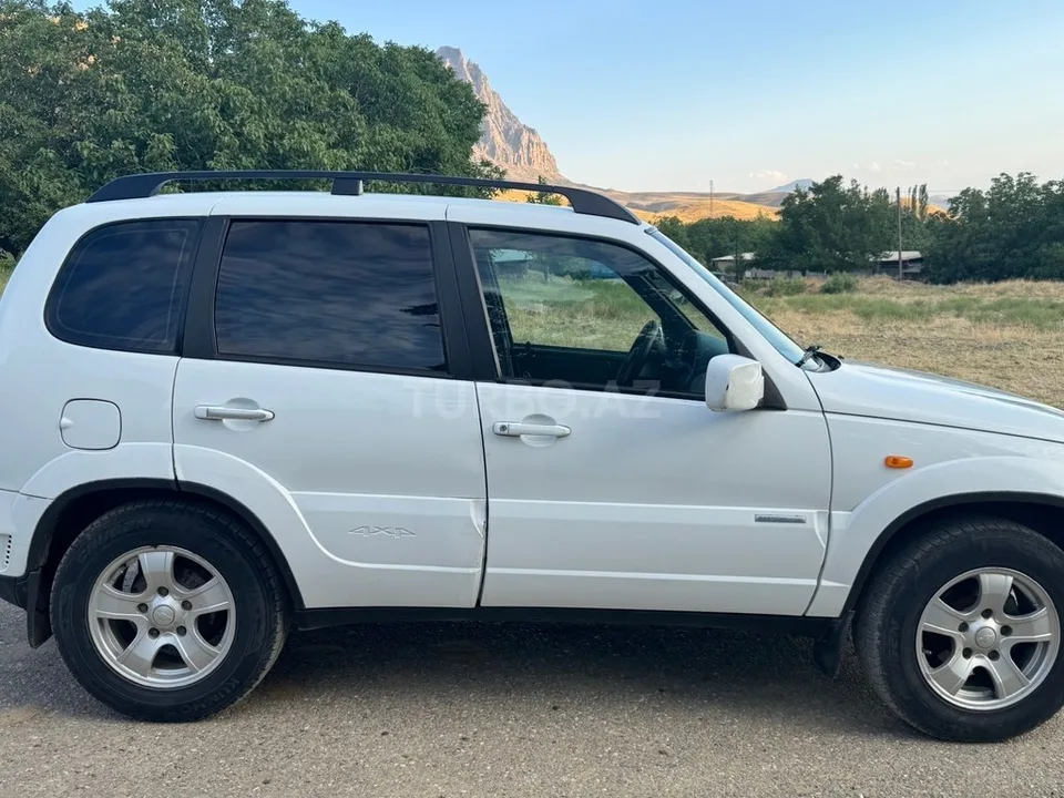 Chevrolet Niva — foto 3/4
