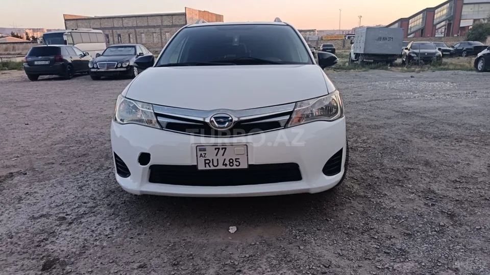 Toyota Corolla Fielder — foto 1/4