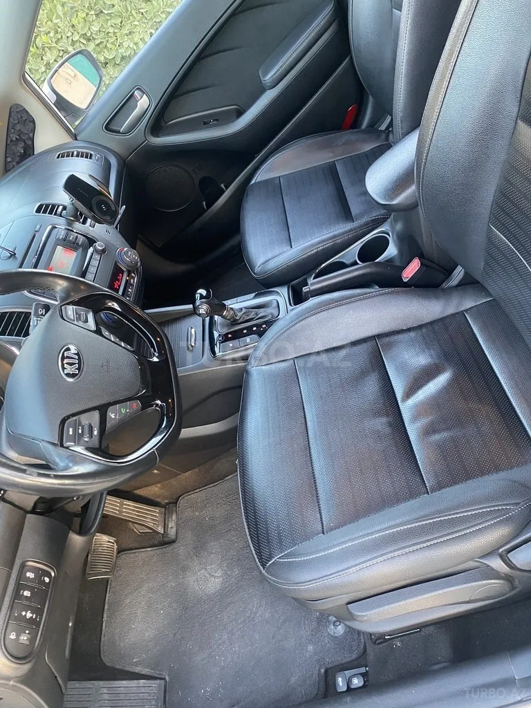 Kia K3 — foto 3/4