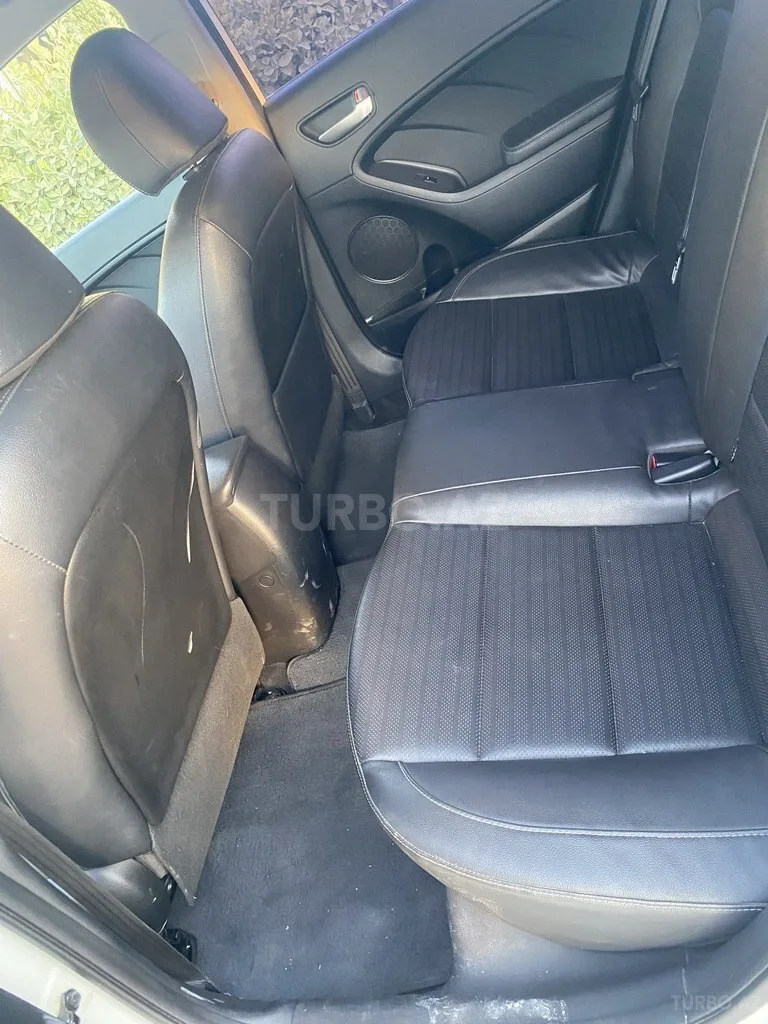 Kia K3 — foto 4/4