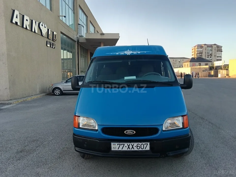 Ford Transit — foto 1/4