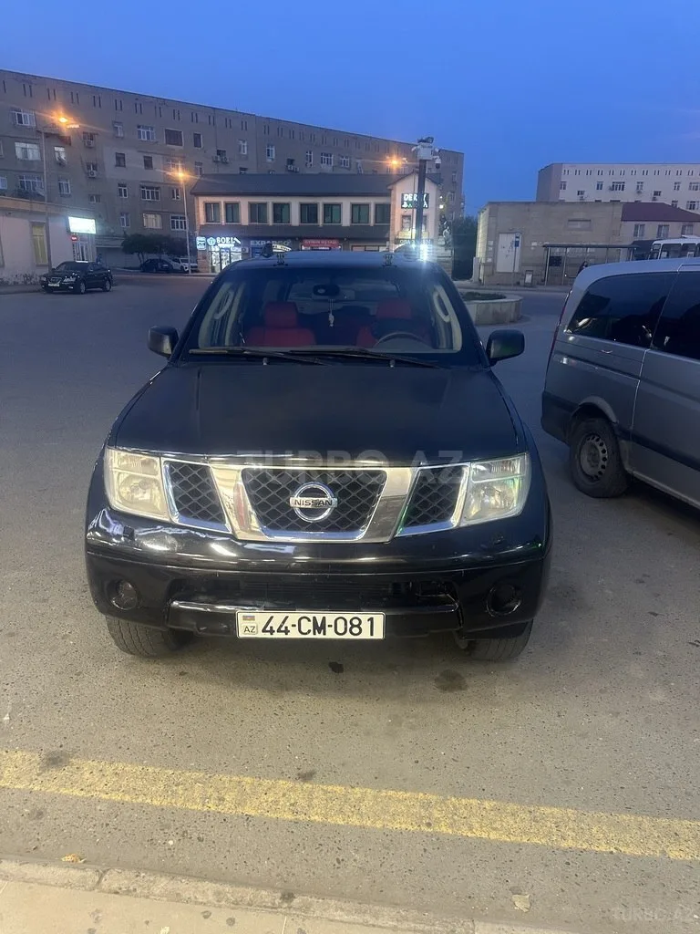 Nissan Pathfinder — foto 1/4