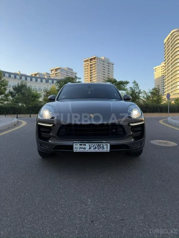 Porsche Macan S — foto 1/4