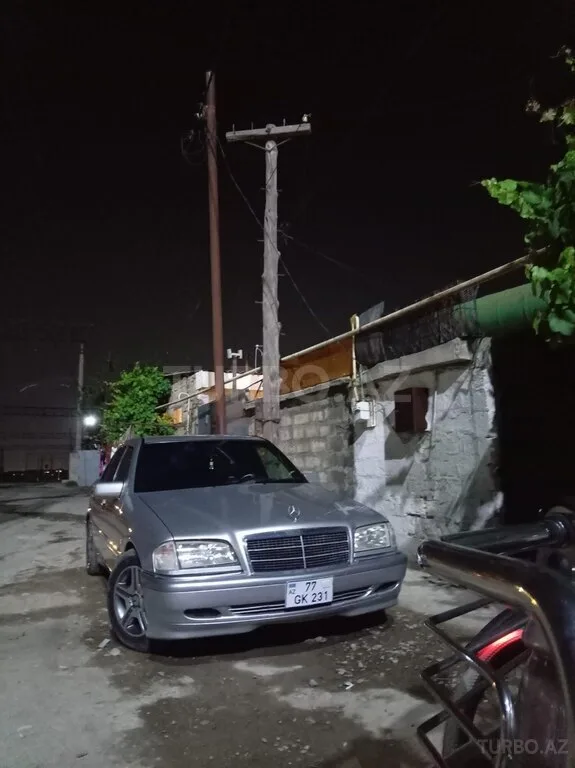 Mercedes C 200 — foto 4/4