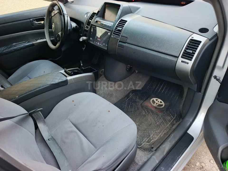 Toyota Prius — foto 3/4