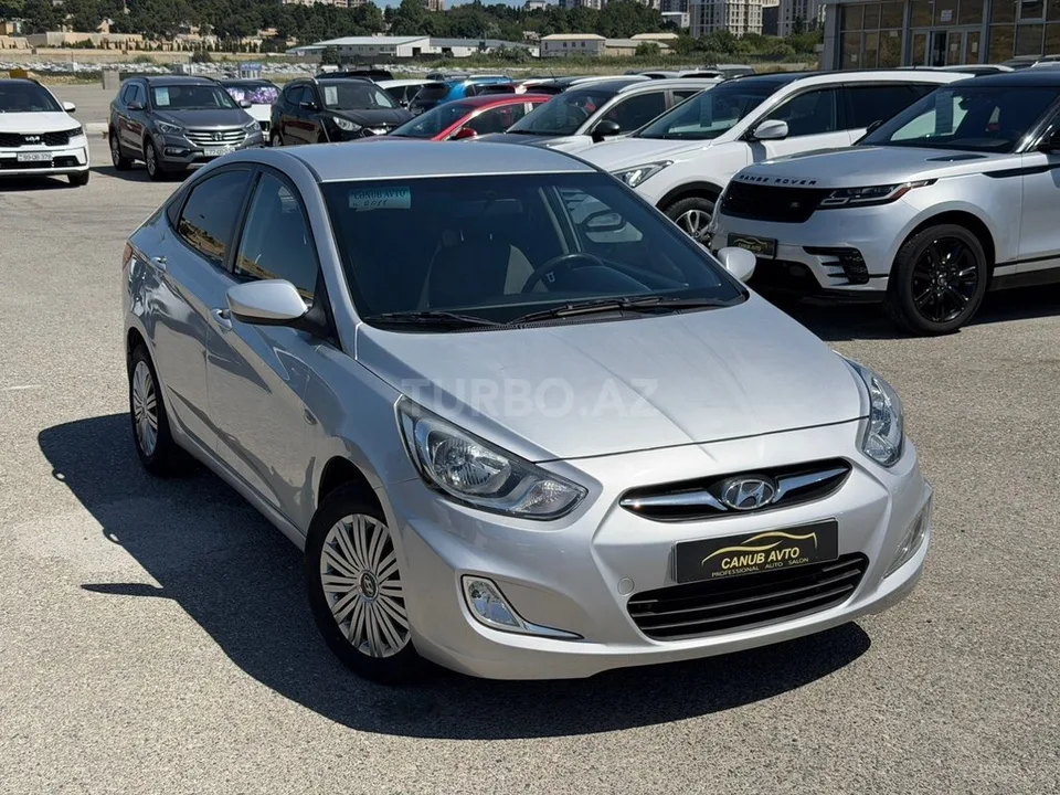 Hyundai Accent — foto 2/4