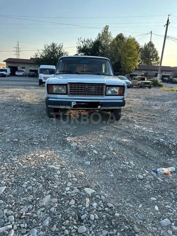 LADA (VAZ) 2107 — foto 1/4