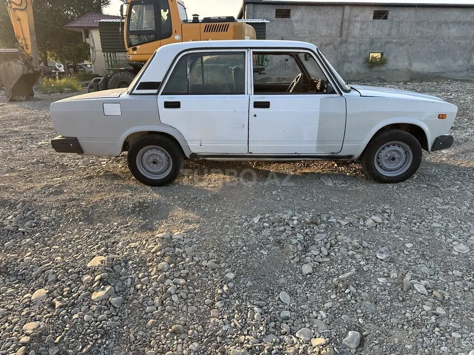 LADA (VAZ) 2107 — foto 3/4