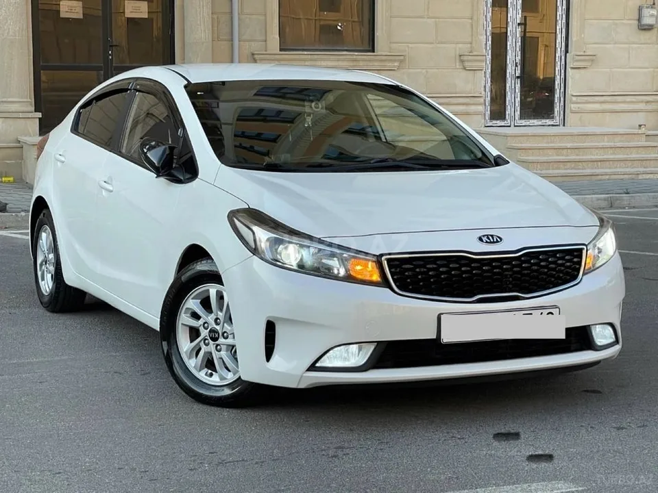 Kia K3 — foto 1/4