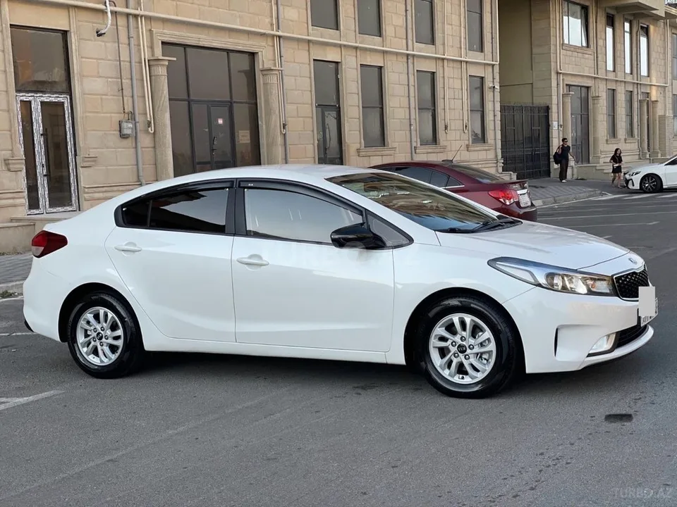 Kia K3 — foto 2/4