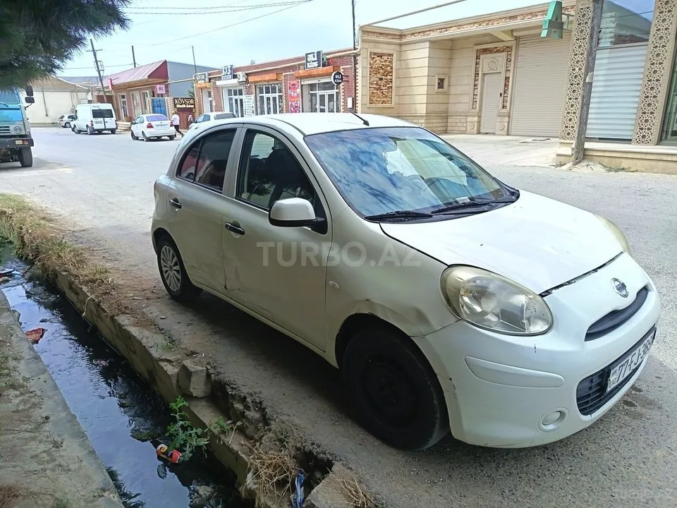 Nissan March — foto 3/4