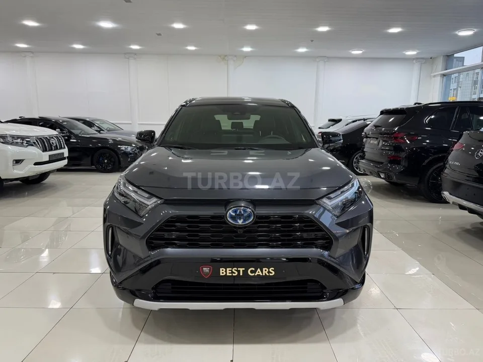 Toyota RAV4 — foto 1/4
