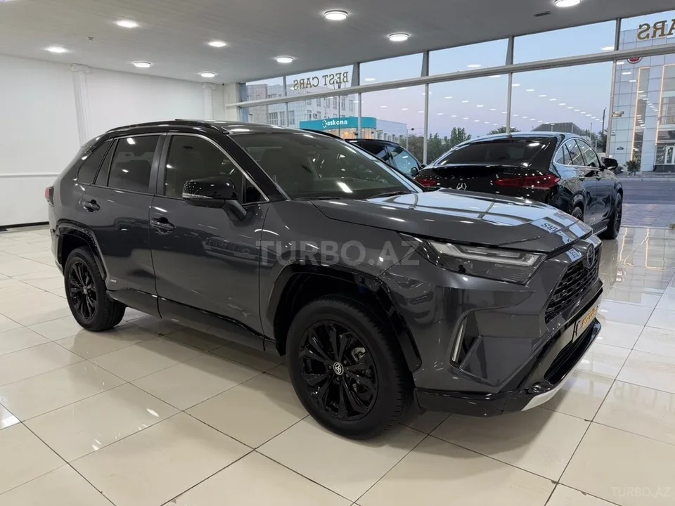 Toyota RAV4 — foto 2/4