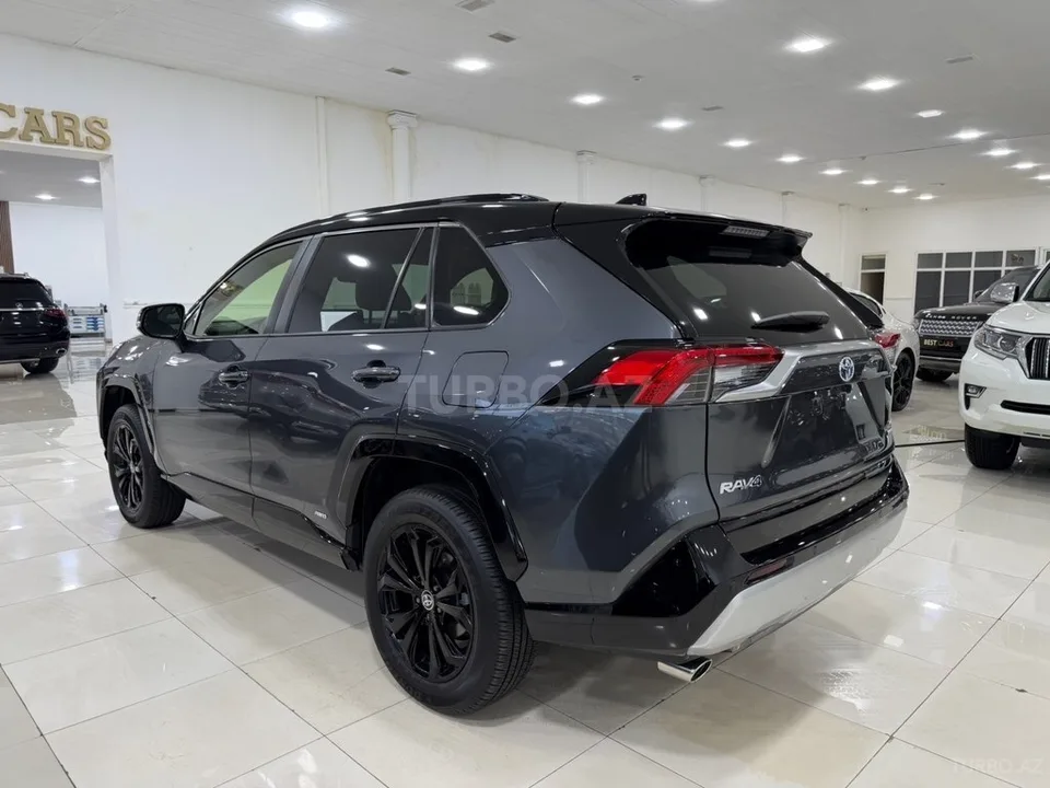 Toyota RAV4 — foto 4/4
