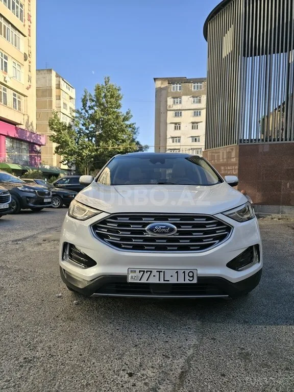 Ford Edge — foto 1/4