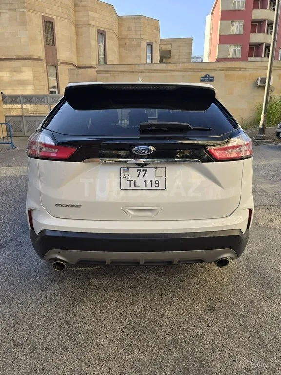 Ford Edge — foto 3/4