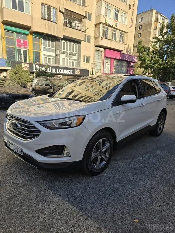 Ford Edge — foto 4/4